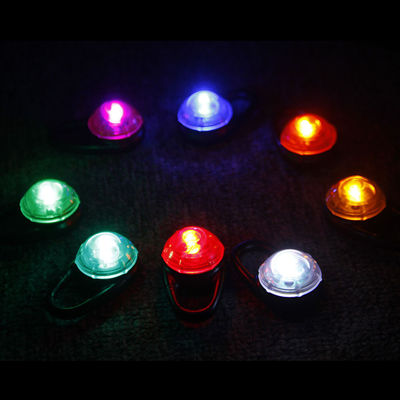 खरीदें डार्क डॉग आईडी टैग में चमकें 3 मोड वाटरप्रूफ डॉग फ्लैशिंग टैग ऑनलाइन निर्माण